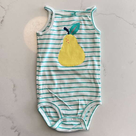 5 Carter’s sleeveless bodysuits / onesies - Picture 3 of 7